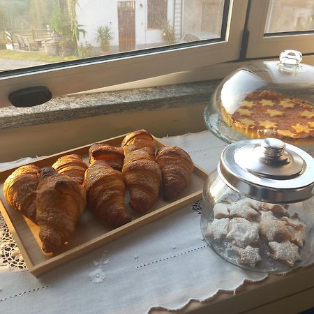 Il Cortile Di Greta Bed & Breakfast Lu (Piedmont) Екстериор снимка