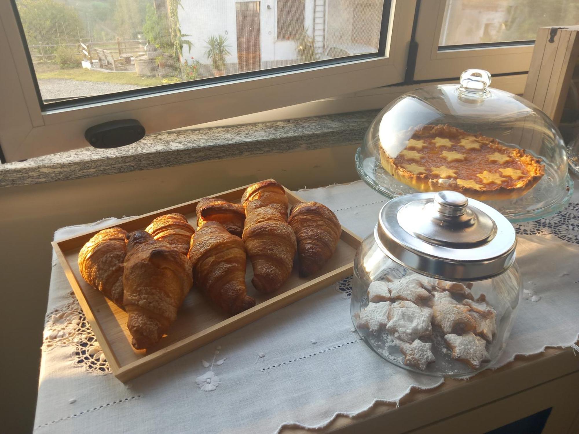 Il Cortile Di Greta Bed & Breakfast Lu (Piedmont) Екстериор снимка