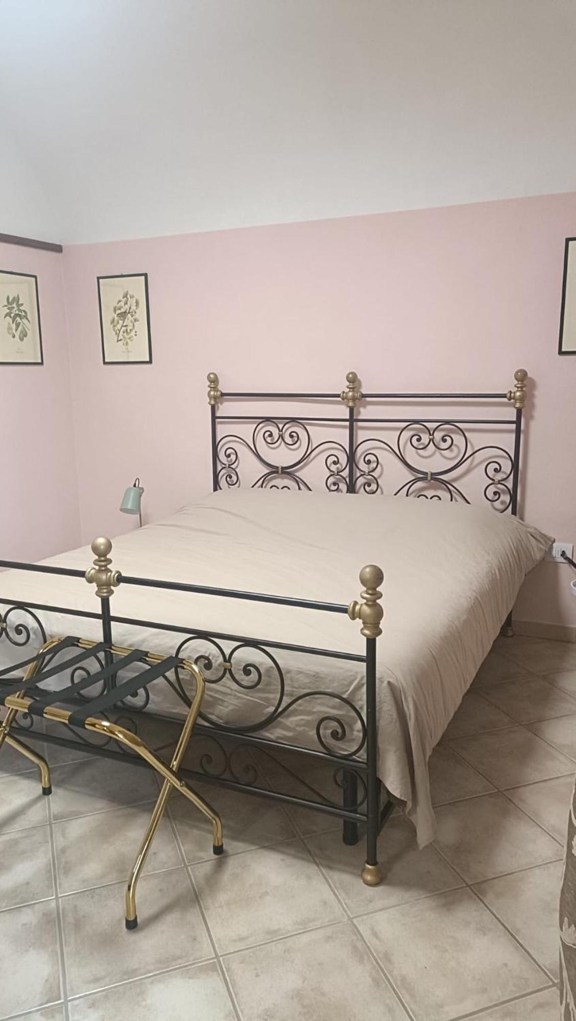 Il Cortile Di Greta Bed & Breakfast Lu (Piedmont) Екстериор снимка